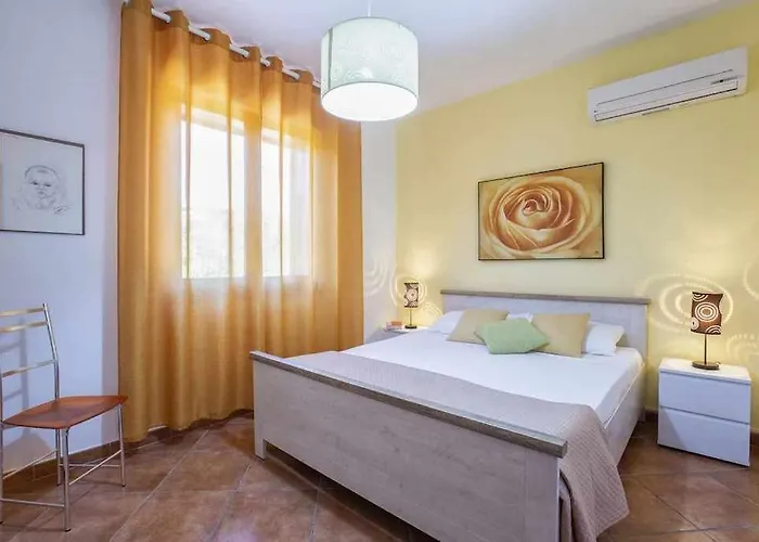 Mistral Per 7 Persone Terrazza Bbq Ac Wifi Vila