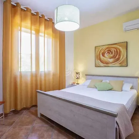 Alghero Villa Mistral With Large Terrace Garden Bbq Ac Wifi Villa
