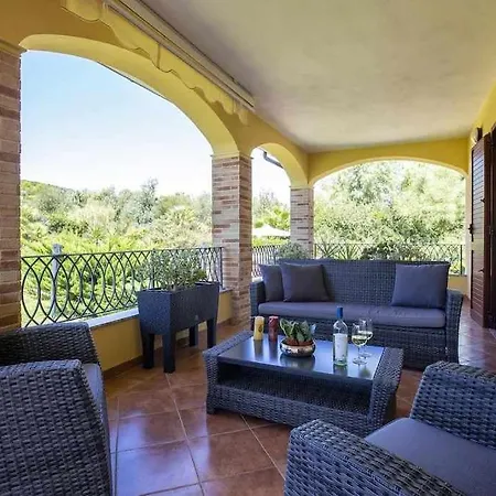 فيلة Mistral Per 7 Persone Terrazza Bbq Ac Wifi *